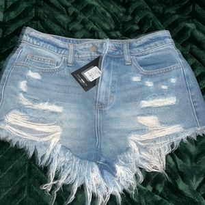 Fashion nova heartbreaker medium wash denim short
